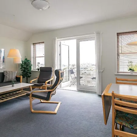 6 Person In Rudkobing-by Traum * Rudkobing