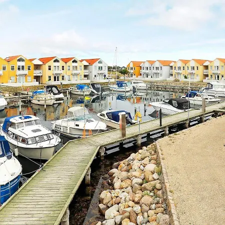 6 Person In Rudkobing-by Traum